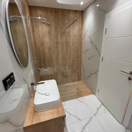 Апартаменты Moon Night *